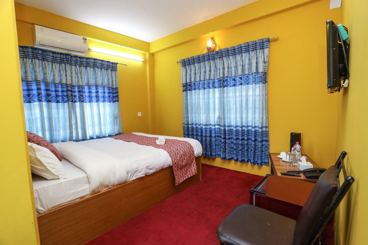 Hotel Blue Magnet Pokhara Dış mekan fotoğraf