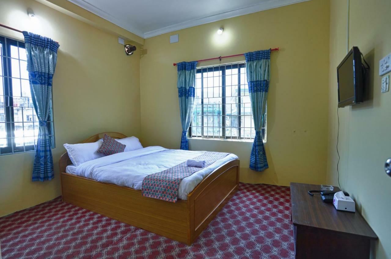 Hotel Blue Magnet Pokhara Dış mekan fotoğraf