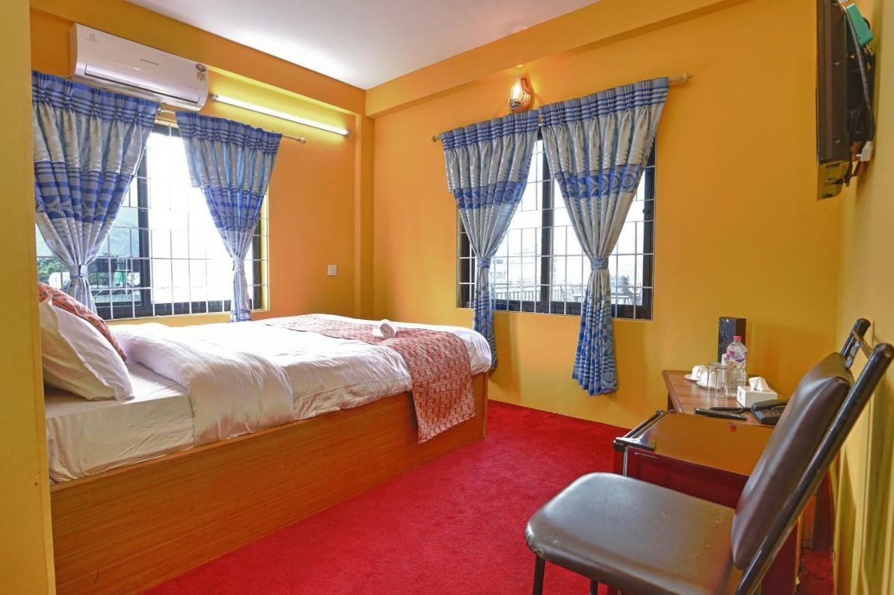 Hotel Blue Magnet Pokhara Dış mekan fotoğraf