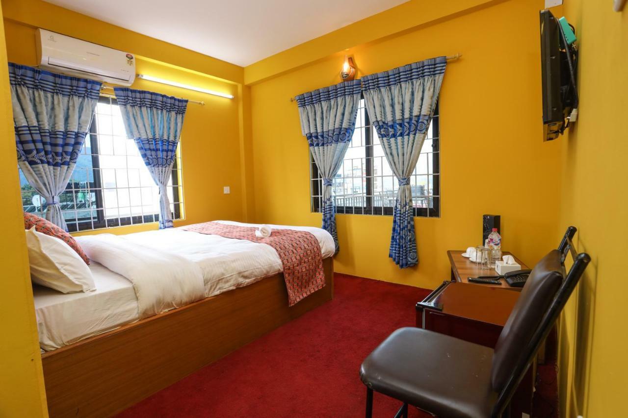 Hotel Blue Magnet Pokhara Dış mekan fotoğraf