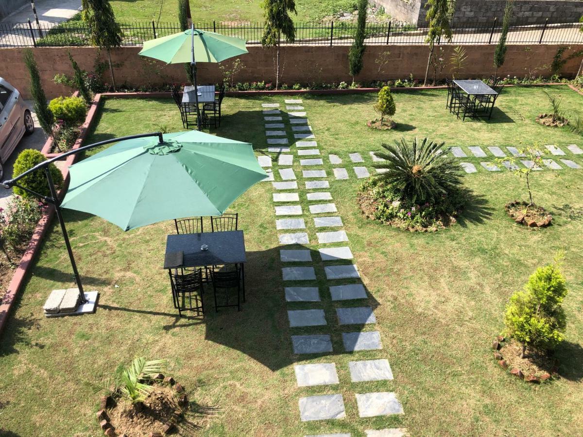Hotel Blue Magnet Pokhara Dış mekan fotoğraf