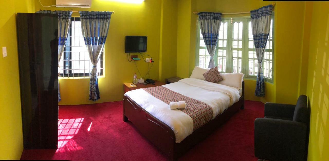 Hotel Blue Magnet Pokhara Dış mekan fotoğraf