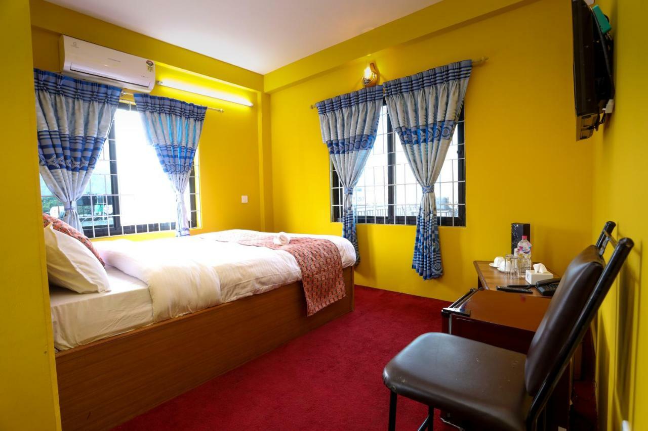 Hotel Blue Magnet Pokhara Dış mekan fotoğraf