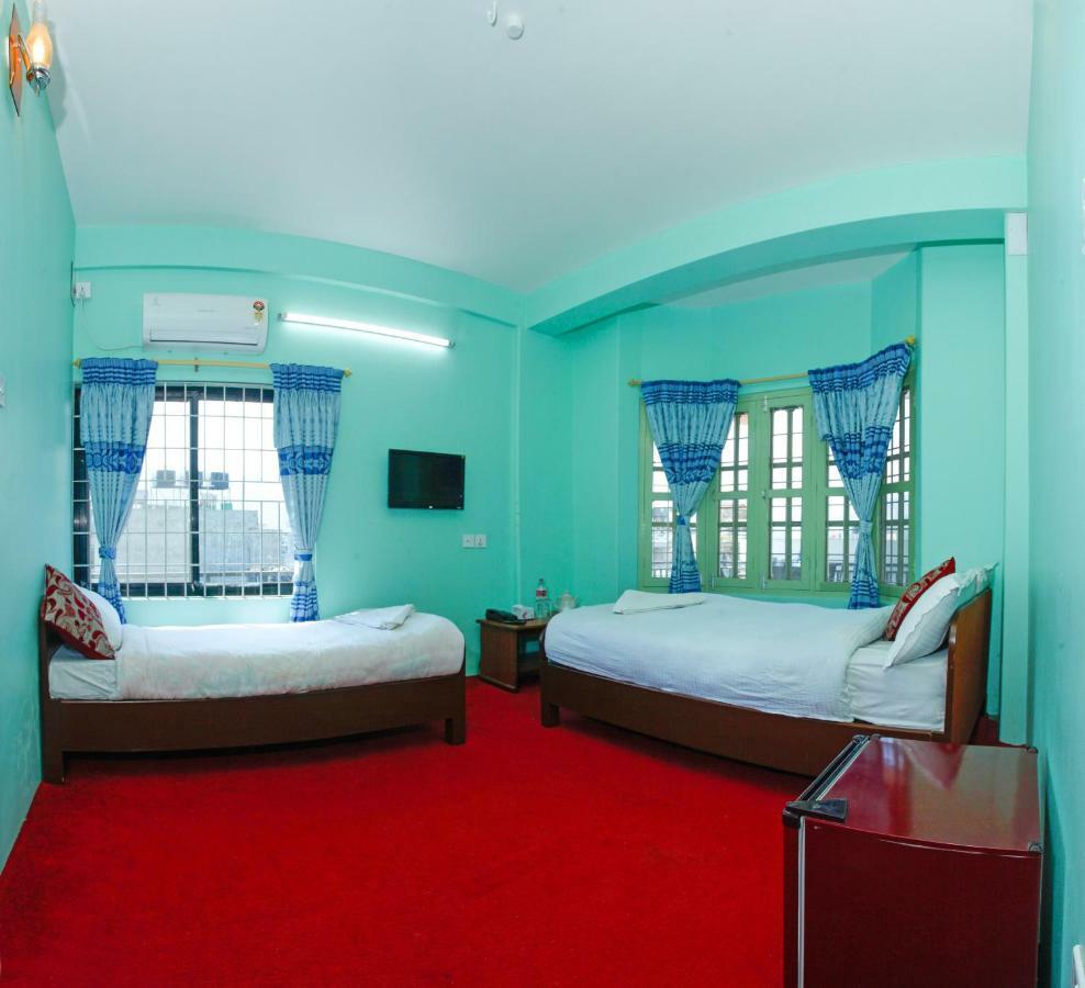 Hotel Blue Magnet Pokhara Dış mekan fotoğraf